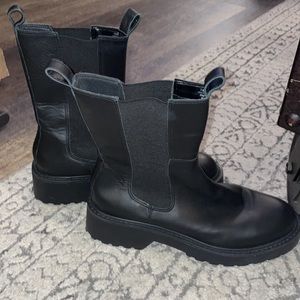 Steve Madden Hola Chelsea Boot